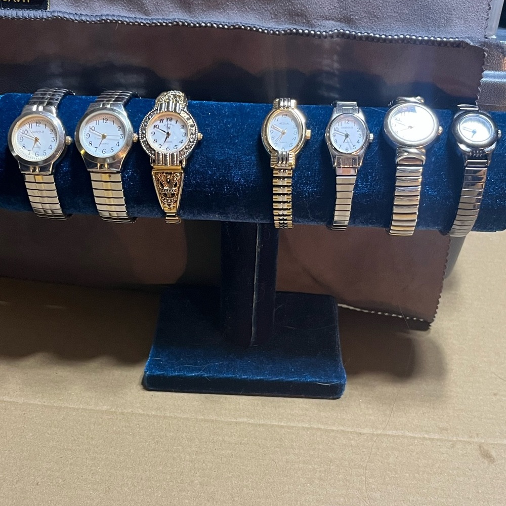 Stretch band watch lot
